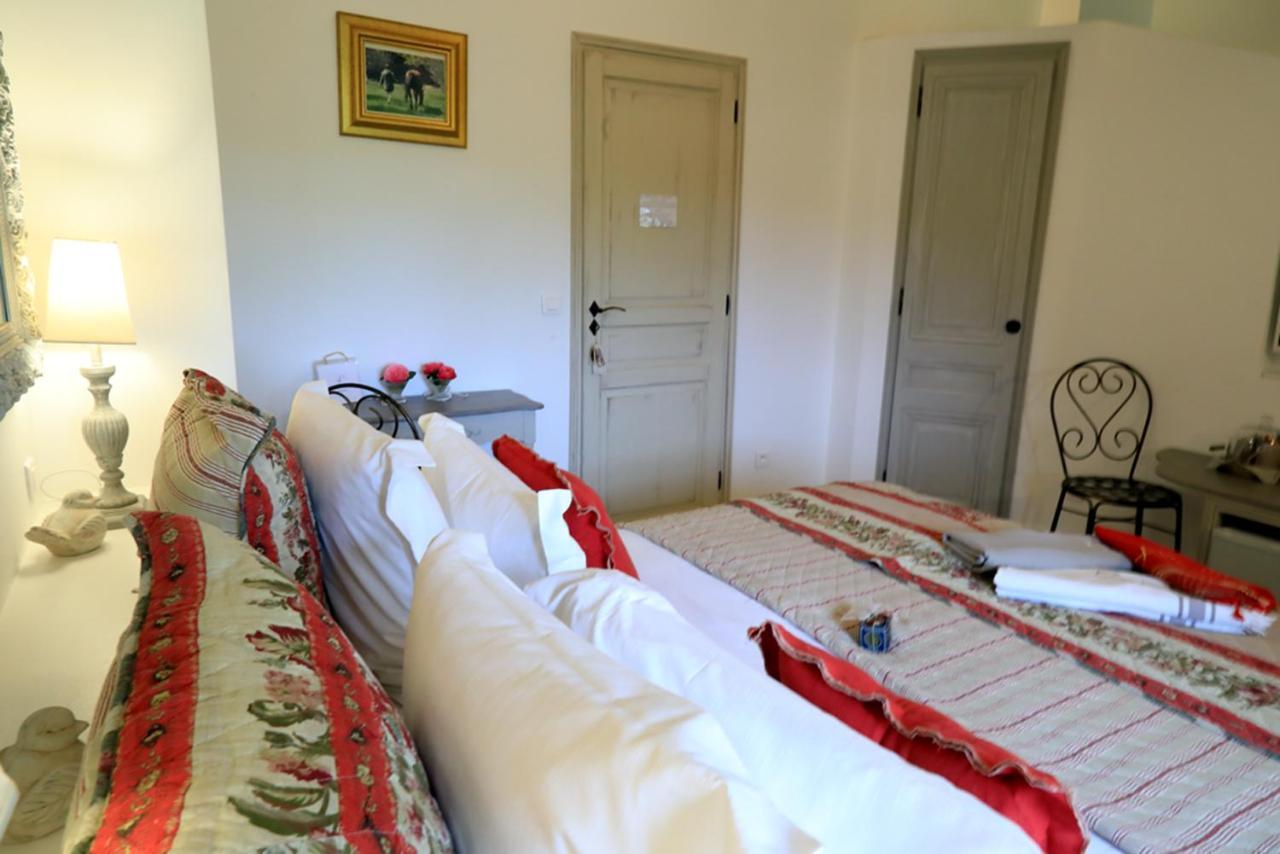 Lamanon Maison D'Hotes "Les Ecuries Du Mas" المظهر الخارجي الصورة