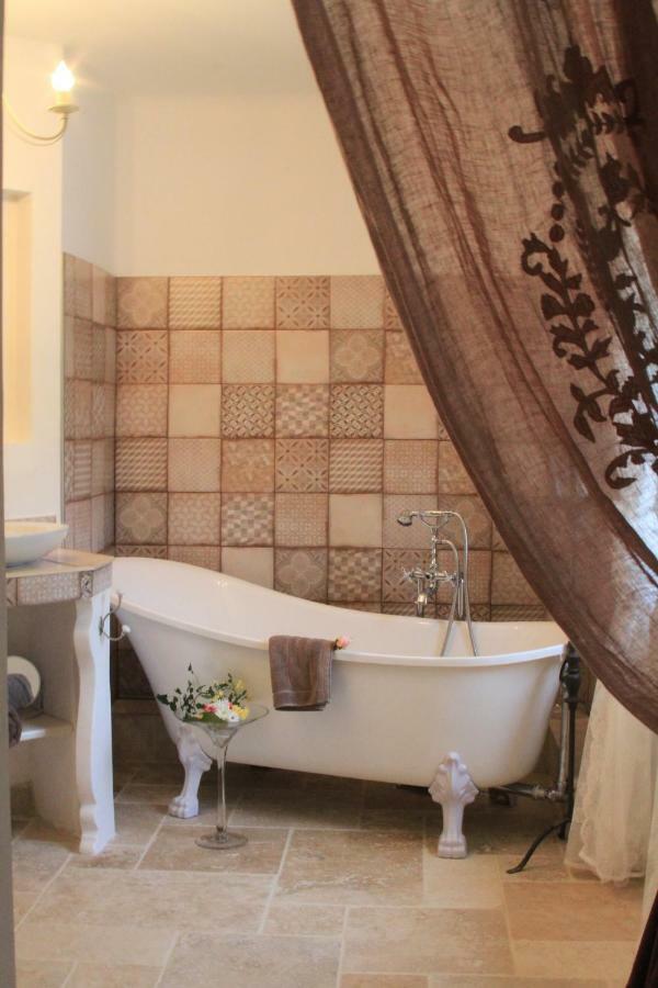 Lamanon Maison D'Hotes "Les Ecuries Du Mas" المظهر الخارجي الصورة
